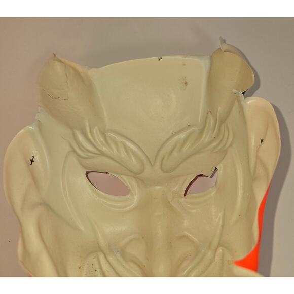 Devil Halloween Mask Black Light Reactive Zest Bar Giveaway 1960s Vacuform - Picture 15 of 15